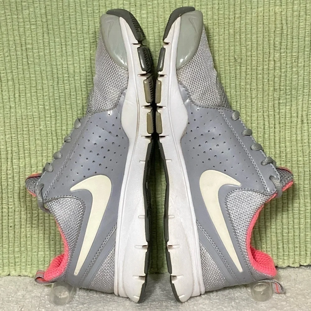 Nike Womens In Season TR Running Training Cushioned Grey Sneaker Shoes - Size 7